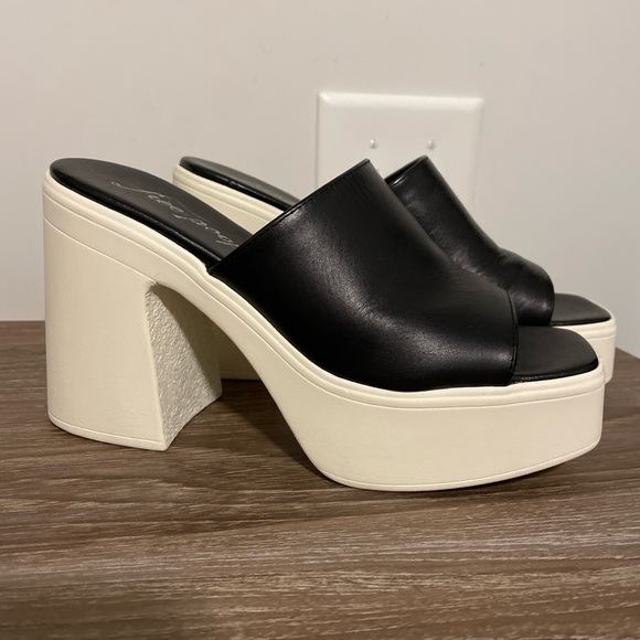 Free People Shoes - Free People Zoe Platform Slide Sandal Size 6 BlackCream Chunky Boho Romance Edgy